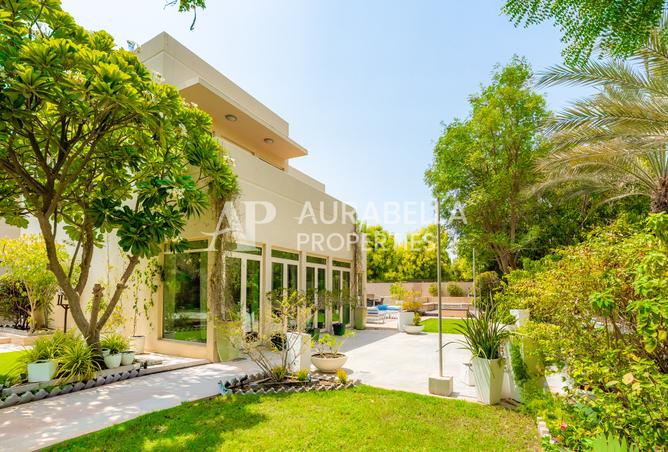Opposite Pool | VOT | Renovation Opportunity